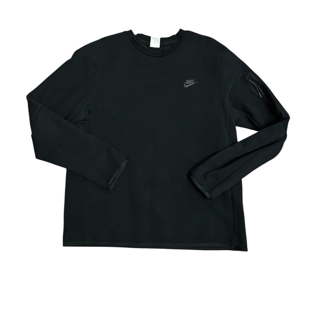 Nike Men's Black Long-Sleeve Crew Tech Sweatshirt